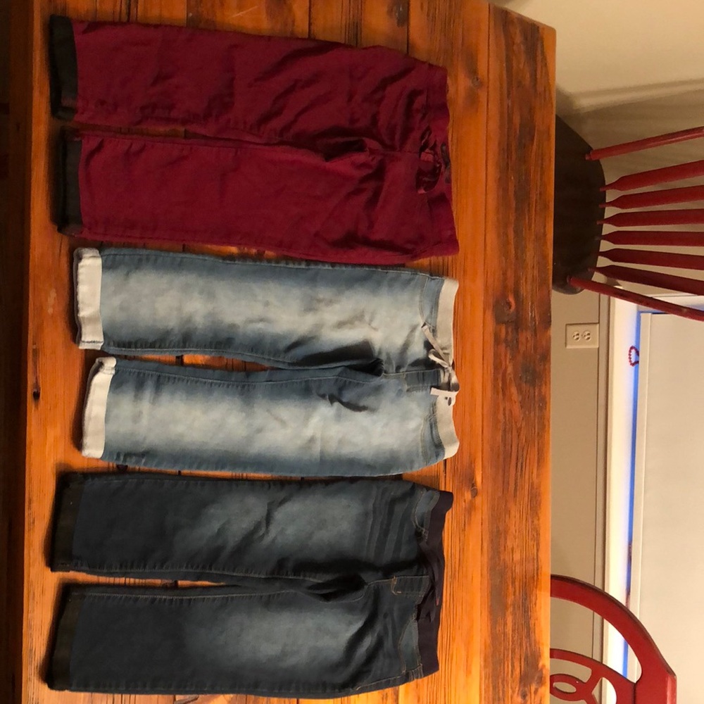 3 pair of elastic waist below the knee capris